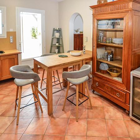 3 Bedroom Awesome Home In Chateuneuf De Gadagne Châteauneuf-de-Gadagne Exterior foto